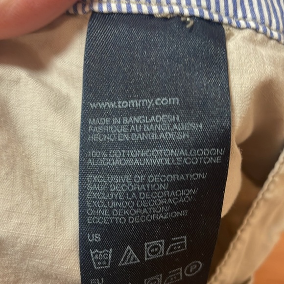 Tommy Hilfiger 2010s Khaki Shorts, low rise , 2 - Picture 7 of 7